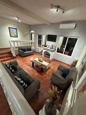 智能電視、壁爐