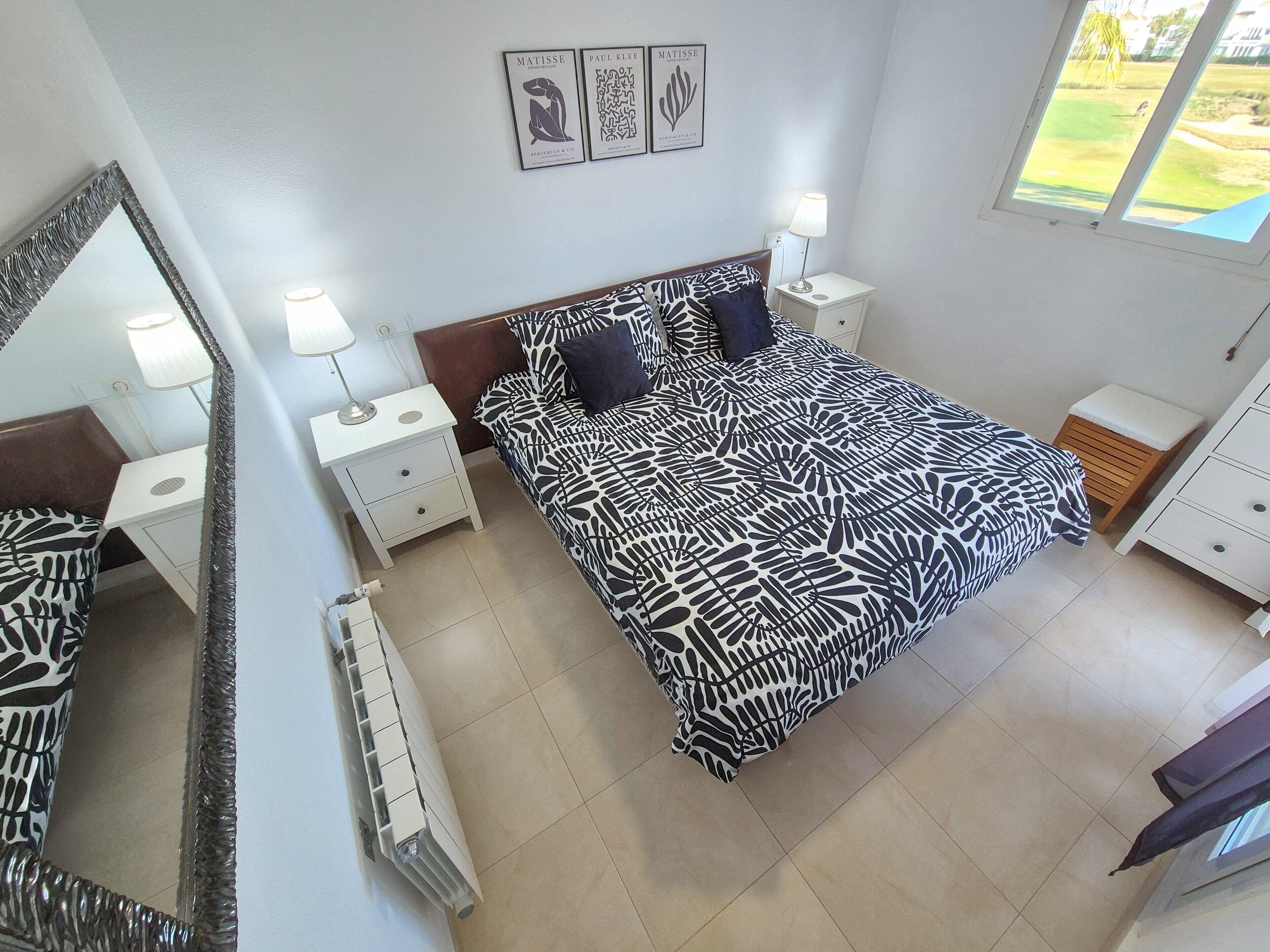 2 bedrooms, iron/ironing board, free WiFi, bed sheets