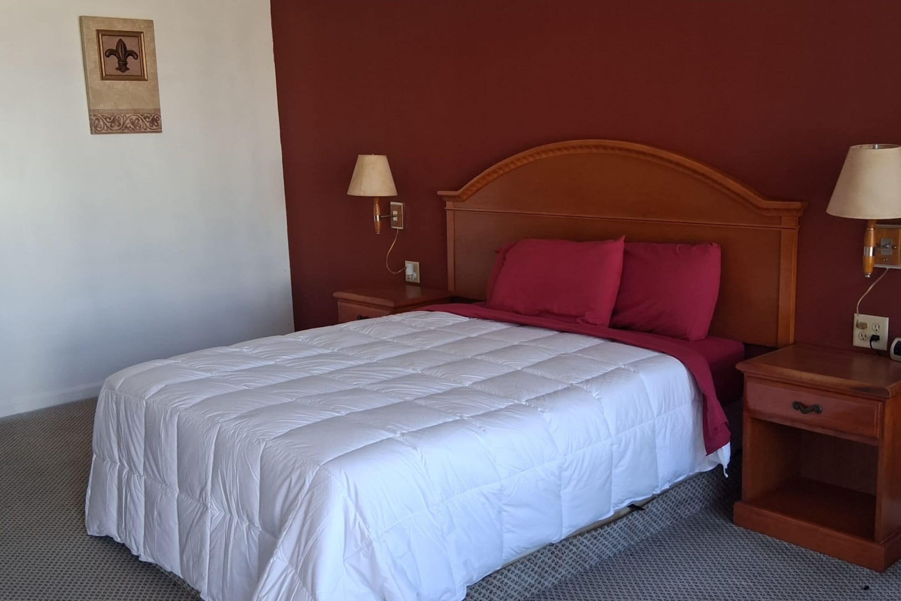 deluxe room, 1 queen bed, non smoking | desk, laptop workspace, blackout curtains, soundproofing