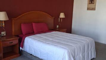 Deluxe Room, 1 Queen Bed, Non Smoking