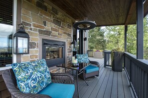 Terrace/patio - Private custom entertaining home on the hill w view of valley & river (bonney lake)