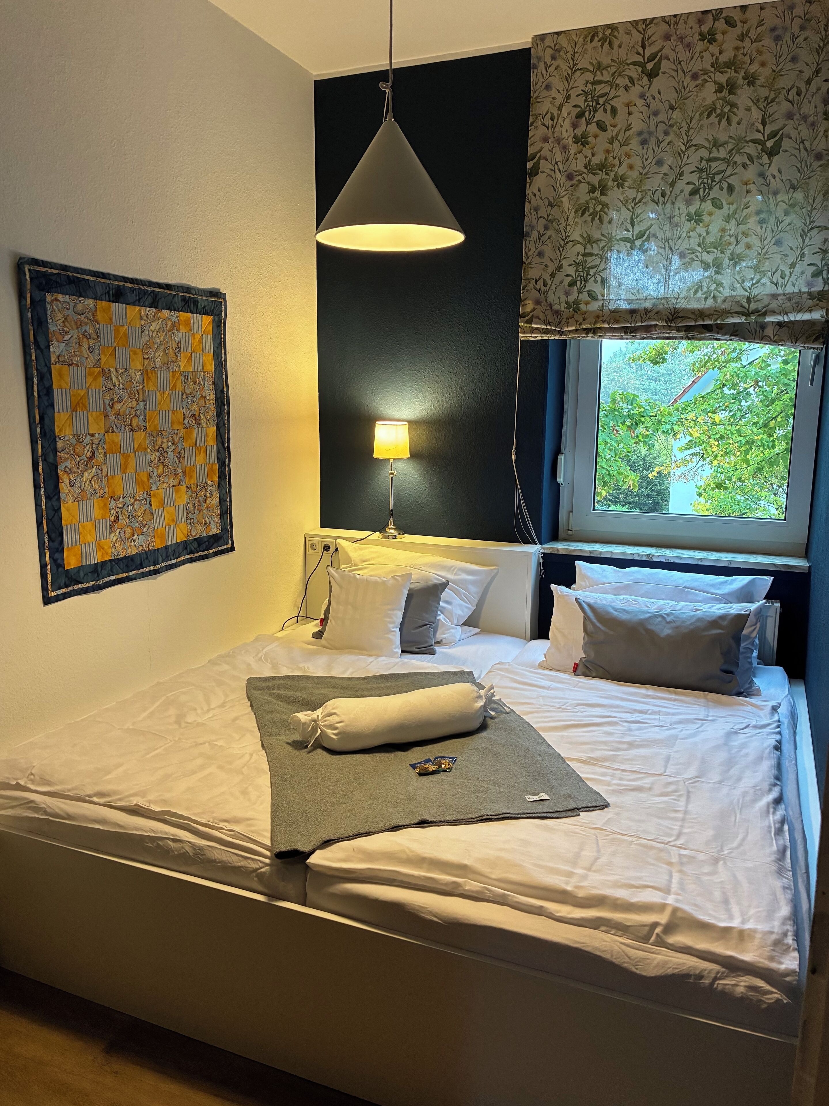 1 chambre, bureau, fer et planche à repasser, Wi-Fi gratuit