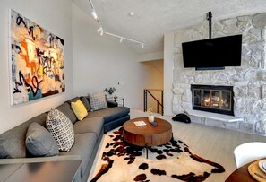 Smart TV, chimenea, videojuegos, Netflix