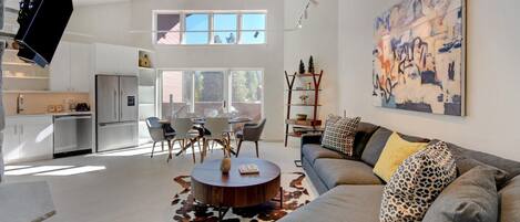 TV connectée, cheminée, jeux vidéo, Netflix