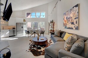 Smart TV, chimenea, videojuegos y Netflix 