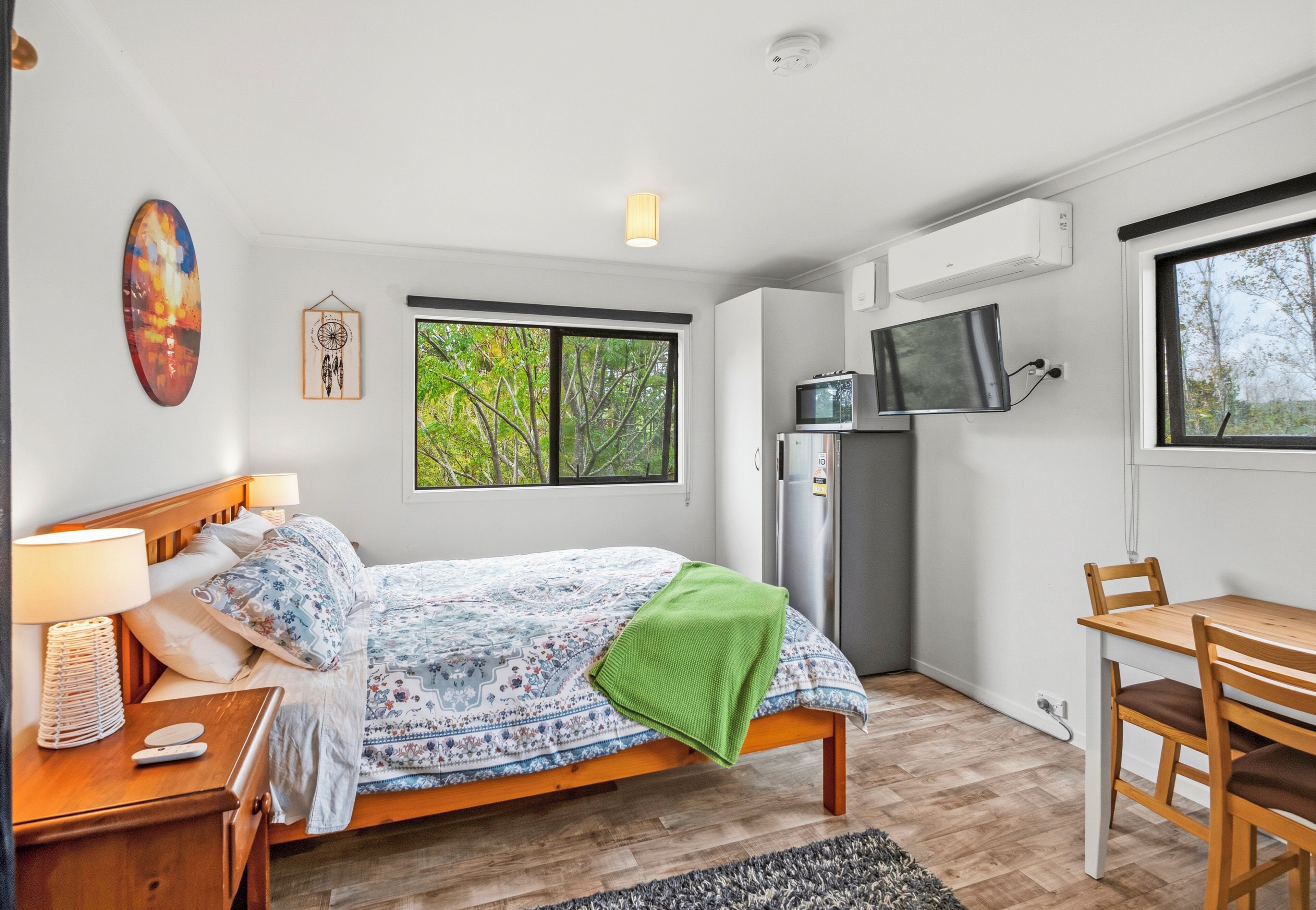 1 chambre, bureau, chambres insonorisées, fer et planche à repasser