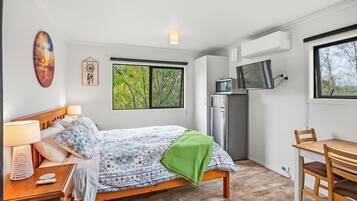 1 chambre, bureau, chambres insonorisées, fer et planche à repasser