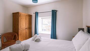 2 bedrooms, iron/ironing board, travel crib, free WiFi