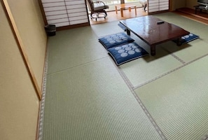 Free WiFi, bed sheets - Hotel Isodokei (Shirahama)