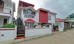 Exterior - Treebo Avyukta Stay, 1.5 km to Madikeri Fort (Madikeri)