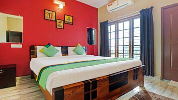 Standard Room | Desk, iron/ironing board, rollaway beds, bed sheets