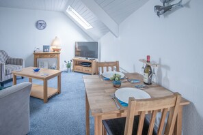 Apartment (1 Bedroom) | Living area | 32-inch TV with cable channels - St. Julians View - 1 Bedroom - Tenby (Tenby)