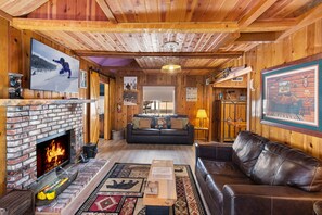 TV, fireplace - The Cuddly Bear Cabin by Destination Big Bear : Close to the Lake! Minutes to the Village! Hot Tub! Propane BBQ! Tesla Charger! (Big Bear Lake)