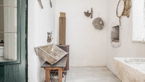 Exterior - Apartment with Courtyard in Pozzillo by Wonderful Italy (Acireale)