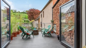 Cottage | Balcony