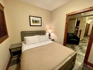 4 bedrooms, desk, iron/ironing board, free WiFi