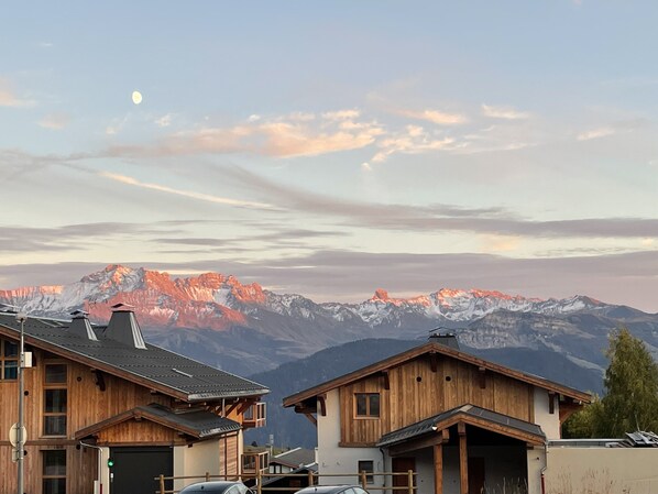 Exterior - App. T2 + ski-in ski-out cabin-near TS Carrets and Legette and the resort center (Hauteluce)