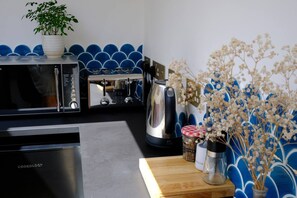 Fridge, microwave, coffee/tea maker, electric kettle