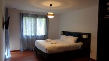 4 Schlafzimmer, Bügeleisen/Bügelbrett, Reisekinderbett, kostenloses WLAN