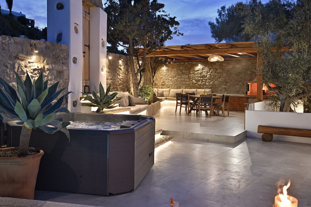 Villa Mykonos Heaven - με θέα τη θάλασσα και εξωτερικό υδρομασάζ - Paralia Ornou