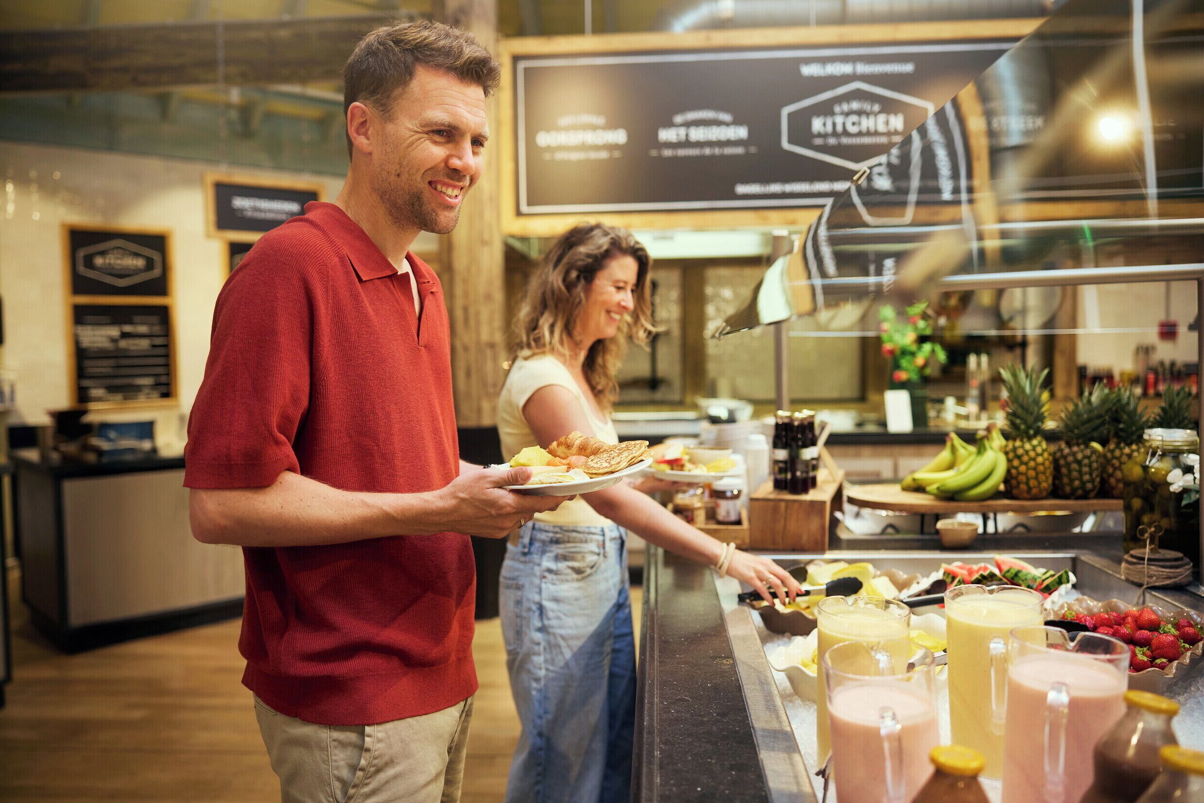 Café da manhã com buffet todos os dias mediante uma taxa