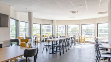 Ontbijtbuffet in het weekend (toeslag)