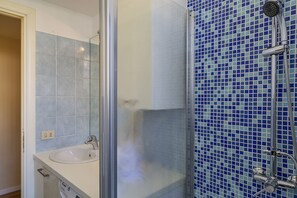Apartment | Badezimmer | Dusche, Haartrockner, Bidet, Handtücher