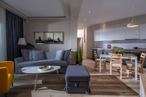 Smart TV, offices - "Archipelagos" Apt (Heraklion)