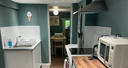 Cosy cottage located 25 minutes from Edinburgh City Centre