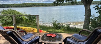 Waterfront, Updated Oceanfront Gem for 2, near Bowdoin College, Harpswell, and much more!