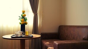 32-inch LED TV with cable channels - HOTEL YEASEL CONTINENTAL (Gangtok)