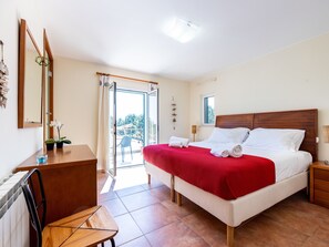 5 bedrooms, iron/ironing board, travel crib, WiFi