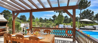 Casa May - Spacious family home with great outdoors!