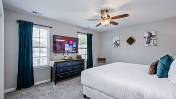 4 habitaciones, tabla de planchar con plancha, wifi y ropa de cama