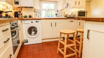 Cottage | Interior