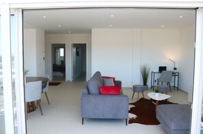 Interior - Nazaré Views I - Terrace, Pool & Sea View (Nazaré)