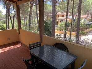 Outdoor dining - App. 3/4 ps (Santa Margherita di Pula)