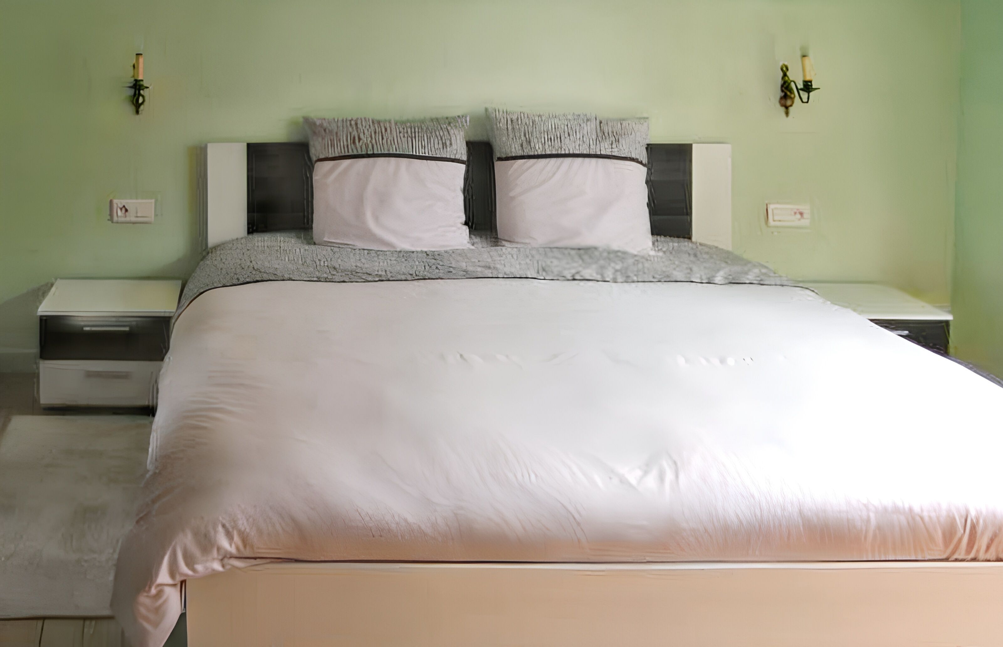 3 makuuhuonetta, silitysrauta/-lauta, internet