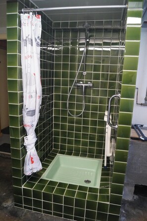 Baignoire, serviettes fournies