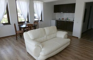 Apartment | Ruang tamu | 30 inci televisyen dengan digital 