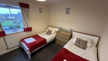 2 bedrooms, iron/ironing board, free WiFi, bed sheets