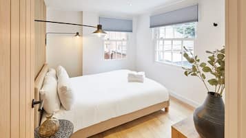 1 bedroom, iron/ironing board, internet, bed sheets