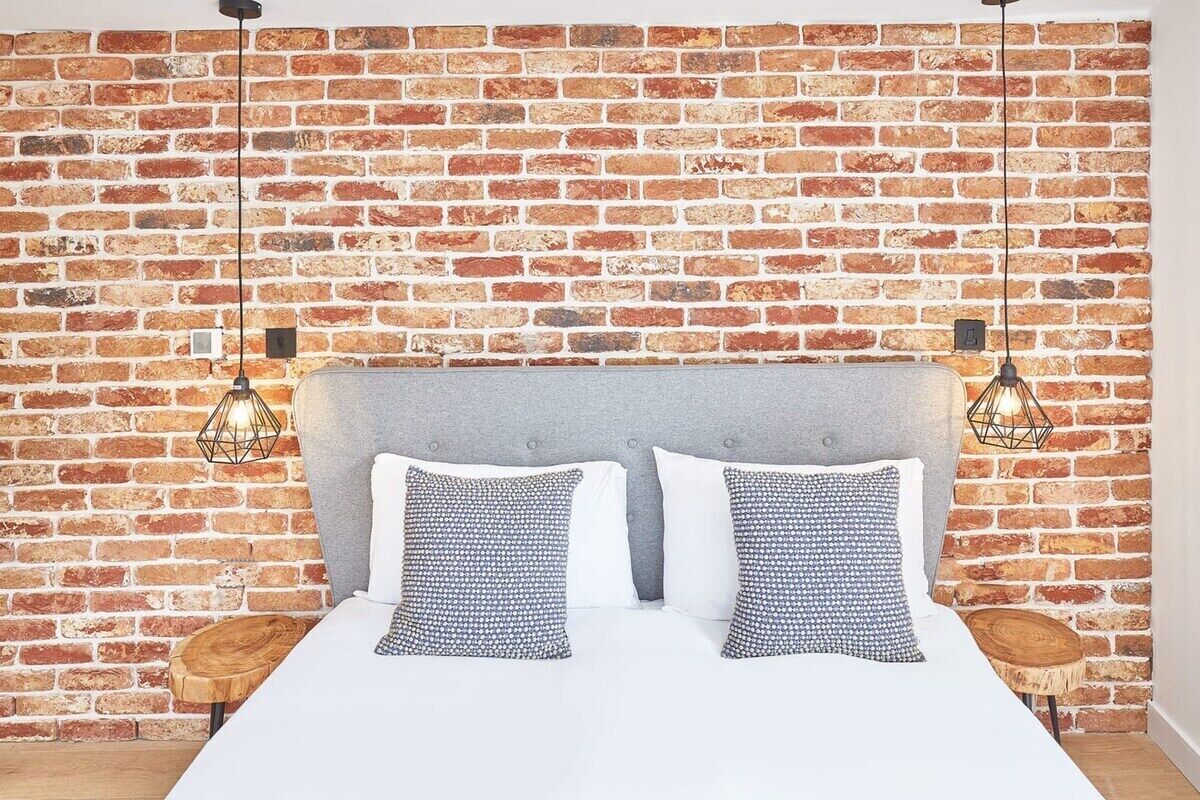 1 bedroom, iron/ironing board, internet, bed sheets