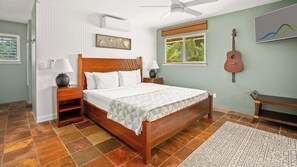 2 bedrooms, iron/ironing board, internet, bed sheets