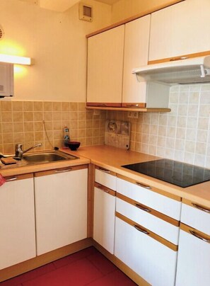 Fridge, microwave, oven, coffee/tea maker - Studio And Terrace Sea View In La Baule (La Baule-Escoublac)