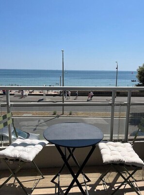 Outdoor dining - Studio And Terrace Sea View In La Baule (La Baule-Escoublac)