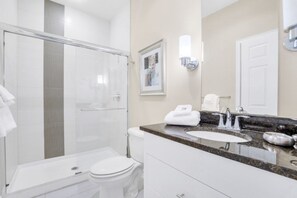 Townhome, 3 Bedrooms | Bathroom - 3 Bed Town Home With Splash Pool! 3 Bedroom Townhouse by RedAwning (Clermont)
