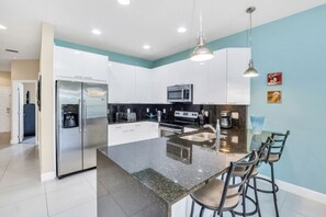 Private kitchen - 3 Bed Town Home With Splash Pool! 3 Bedroom Townhouse by RedAwning (Clermont)