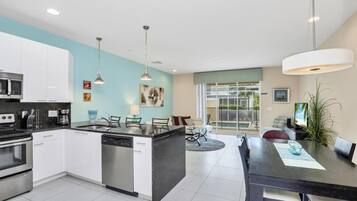 Townhome, 3 Bedrooms | Private kitchen