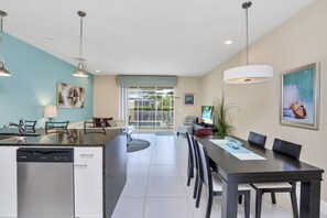 Private kitchen - 3 Bed Town Home With Splash Pool! 3 Bedroom Townhouse by RedAwning (Clermont)